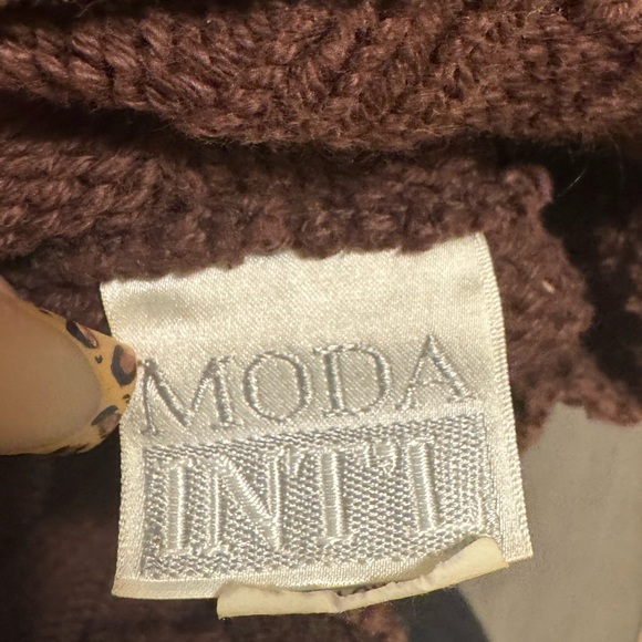 Moda Intl Turtleneck Sweater - Picture 3 of 4